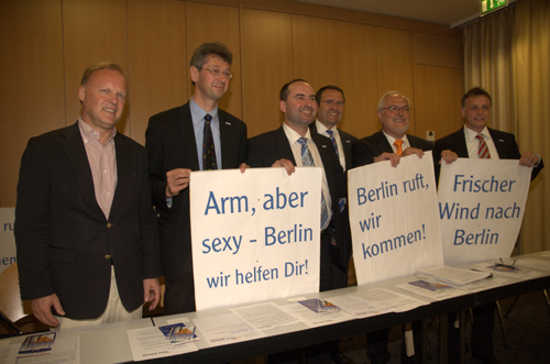Foto: Pressekonferenz FREIE WÄHLER in Geiselwind - Teilnahme Bundestagswahl und EUROPA-Resolution beschlossen